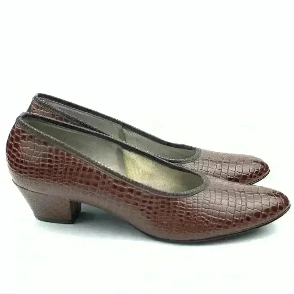 Deliso Debs heels size 8 brown 1950s vintage VLV